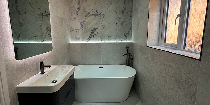 Kensington Close Main Bathroom thumbnail image