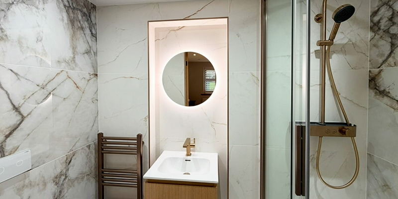 Old Stables En-suite Bathroom thumbnail image